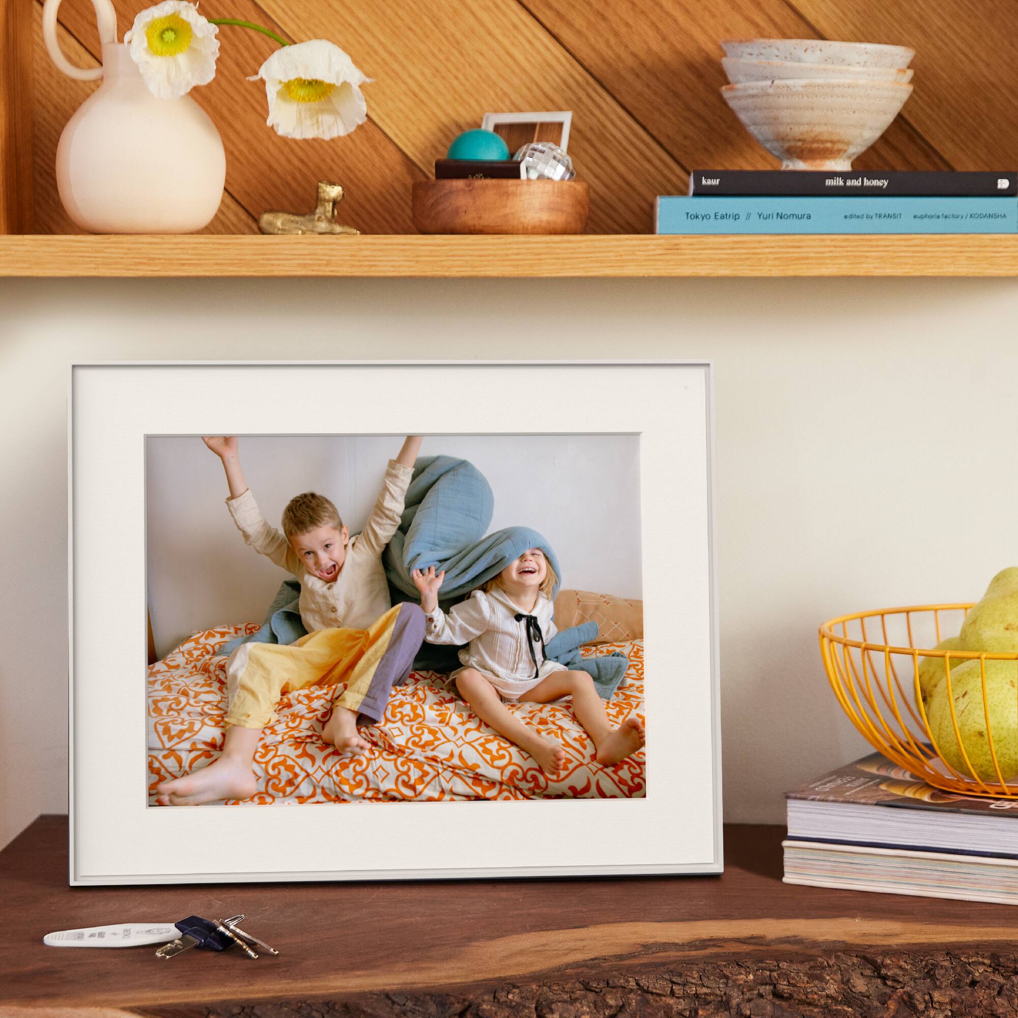 Aura 15" HD WiFi Walden Sandstone with Paper Mat Digital Photo Frame